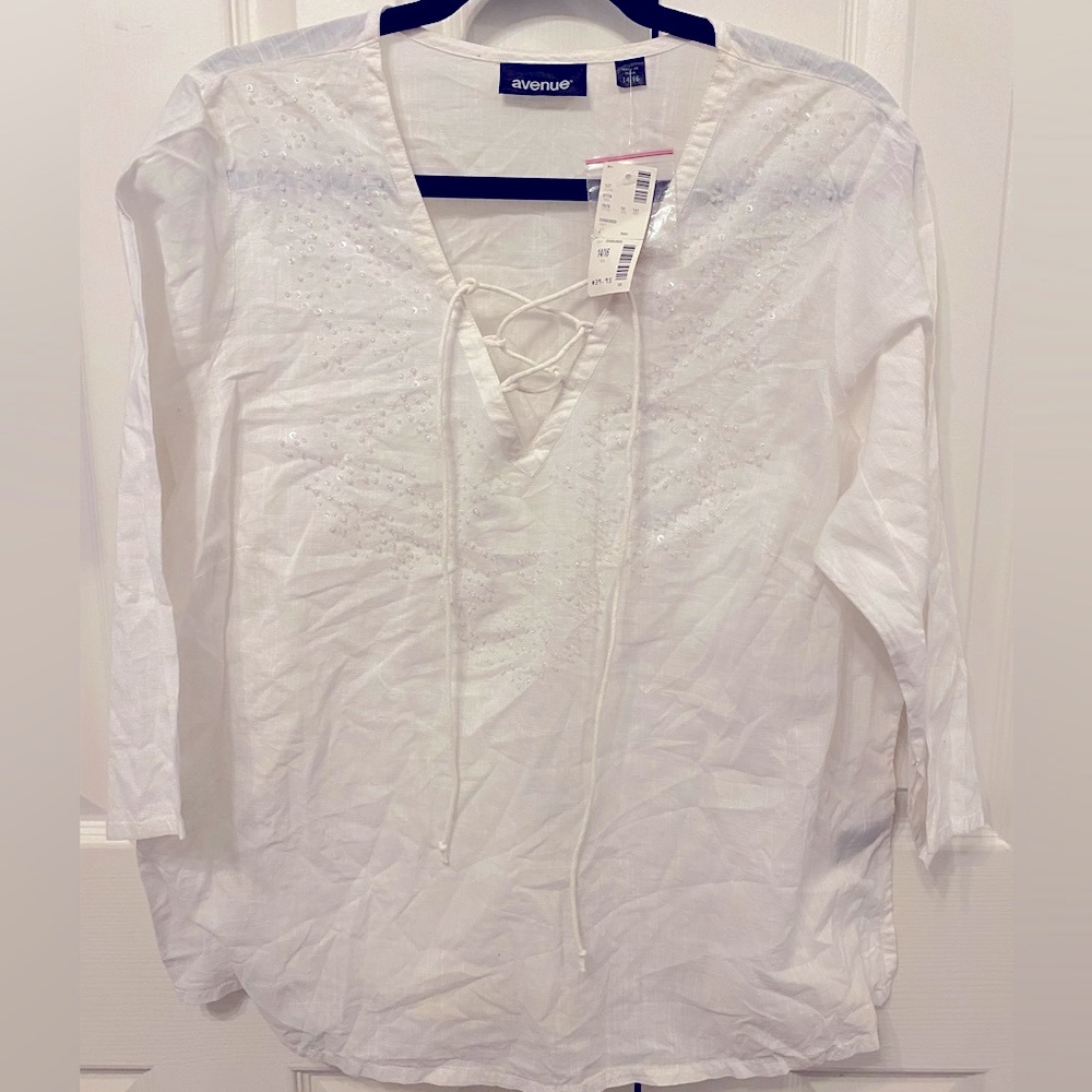 NWT Avenue size 14/16 white lace-up front seed bead embellished shirt